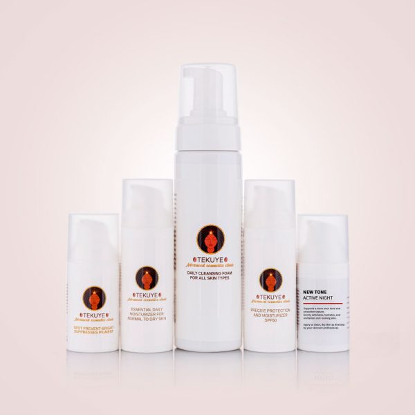 Package with 5 products for whitening treatment for normal to dry skin